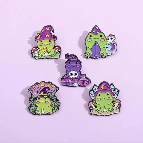 $2 FROG WITCH ENAMEL METAL PIN/BROOCH. NEW. $2 WITH ANY $10 ORDER OR MORE - Picture 3 of 16